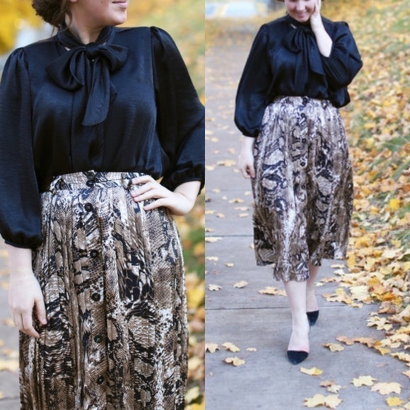 Hayden Los Angeles Button Front Pleated Midi Skirt, Snakeskin Print, Size Large - Picture 1 of 10